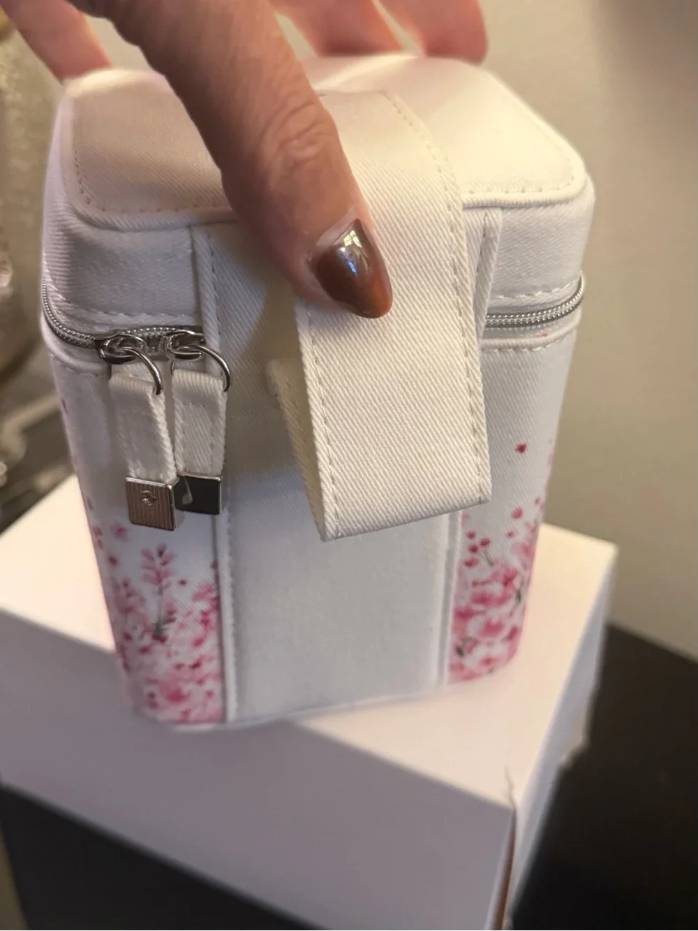 Made for Dior White Floral Pink Cosmetic Vanity Case NIB GWP